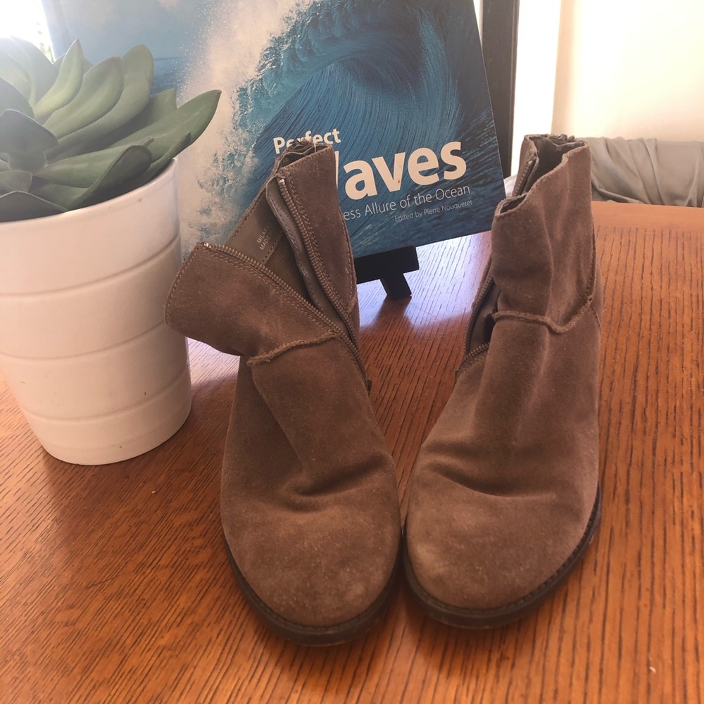 〰️Versatile Steve Madden Booties〰️